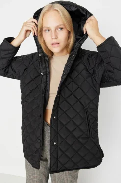 Trendyol Abrigo acolchado^Mujer Abrigos