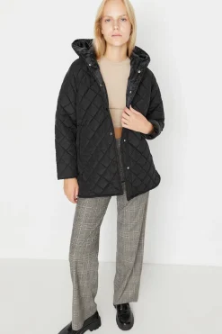 Trendyol Abrigo acolchado^Mujer Abrigos