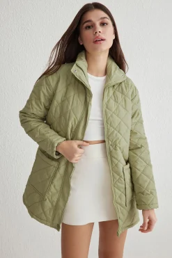 Trendyol Abrigo acolchado^Mujer Abrigos