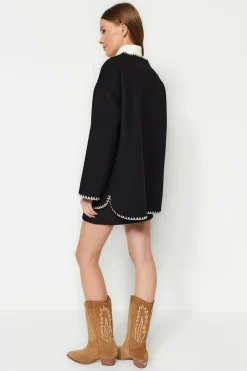 Trendyol Abrigo con detalles bordados^Mujer Abrigos