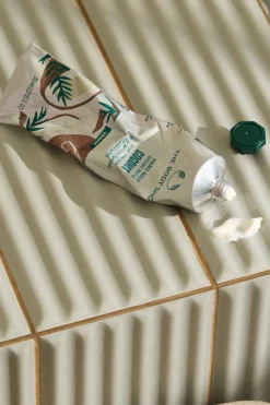 The Body Shop B&aacute;lsamo de Manos de Coco 30ml^Mujer Cosmética