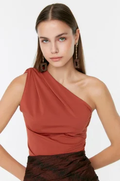 Trendyol Body ajustado asim&eacute;trico^Mujer Camisetas