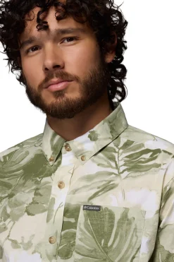 Columbia Camisa estampada de manga corta^Hombre Camisas