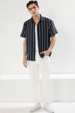 Trendyol Camisa oversize de manga corta^Hombre Camisas