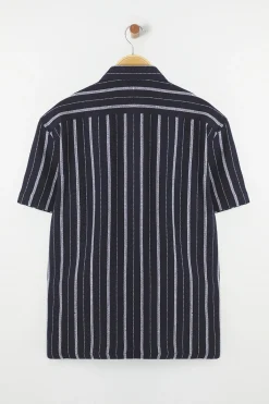 Trendyol Camisa oversize de manga corta^Hombre Camisas