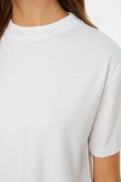 Trendyol Camiseta b&aacute;sica corte regular manga corta^Mujer Camisetas