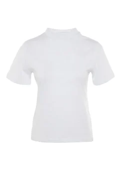 Trendyol Camiseta b&aacute;sica corte regular manga corta^Mujer Camisetas