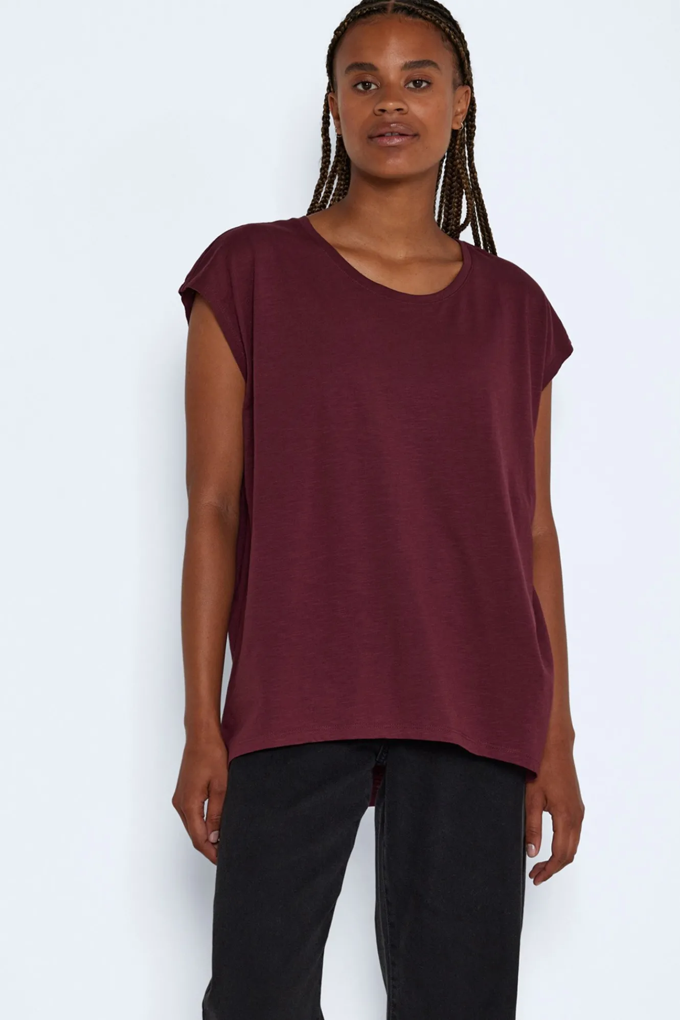 Noisy May Camiseta de manga corta con cuello redondo^Mujer Camisetas|Basic Bar