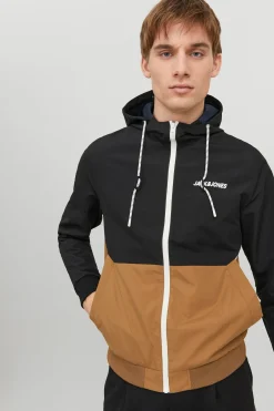 Jack & Jones Chaqueta ligera t&eacute;cnica con capucha^Hombre Cazadoras