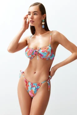 Trendyol Conjunto de bikini fruncido floral^Mujer Baño