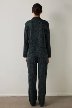 Penti Conjunto de camisa y pantal&oacute;n de manga larga con estampado de leopardo oscuro^Mujer Pijamas