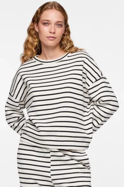 Pieces Cotton sweatshirt with striped print. Closed collar and long sleeves. Soft texture.^Mujer Sudaderas|Total Look