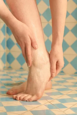 The Body Shop Exfoliante Calmante de Piedra Pómez y Menta para Pies^Mujer Cosmética