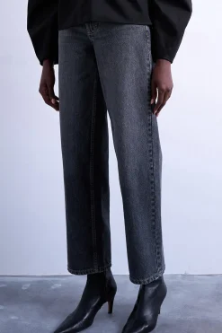 Topshop Jeans wide fit de tiro bajo con cintur&oacute;n trasero^Mujer Jeans|Pantalones