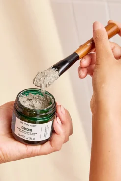 The Body Shop Mascarilla Cuidado Experto Purificante de Carb&oacute;n del Himalaya^Mujer Cosmética