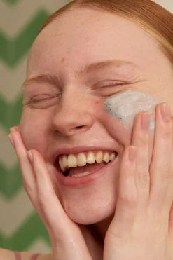 The Body Shop Mascarilla Exfoliante Facial 3 en 1 Árbol de Té 125ml^Mujer Cosmética