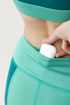 Born Living Yoga Pantal&oacute;n corto deportivo Darana y verde^Mujer Deporte