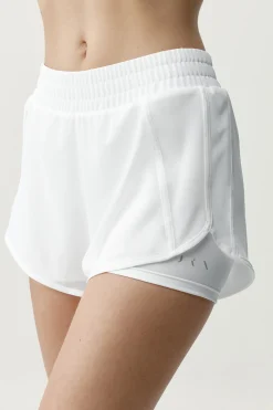 Born Living Yoga Pantal&oacute;n corto deportivo Padma 2.0 blanco roto^Mujer Deporte