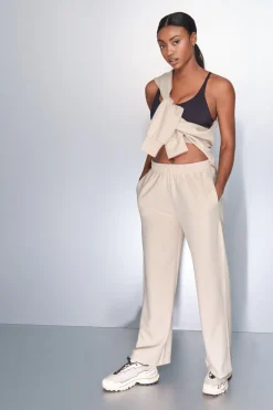 Dash and Stars Pantal&oacute;n recto ancho canal&eacute; beige^Mujer Deporte