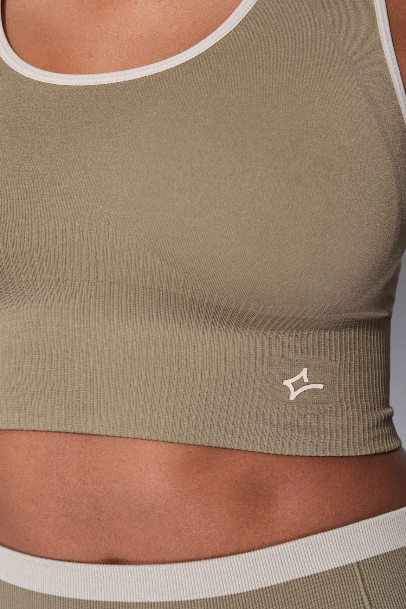 Dash and Stars Sujetador deportivo SEAMLESS COMFORT kaki^Mujer Deporte