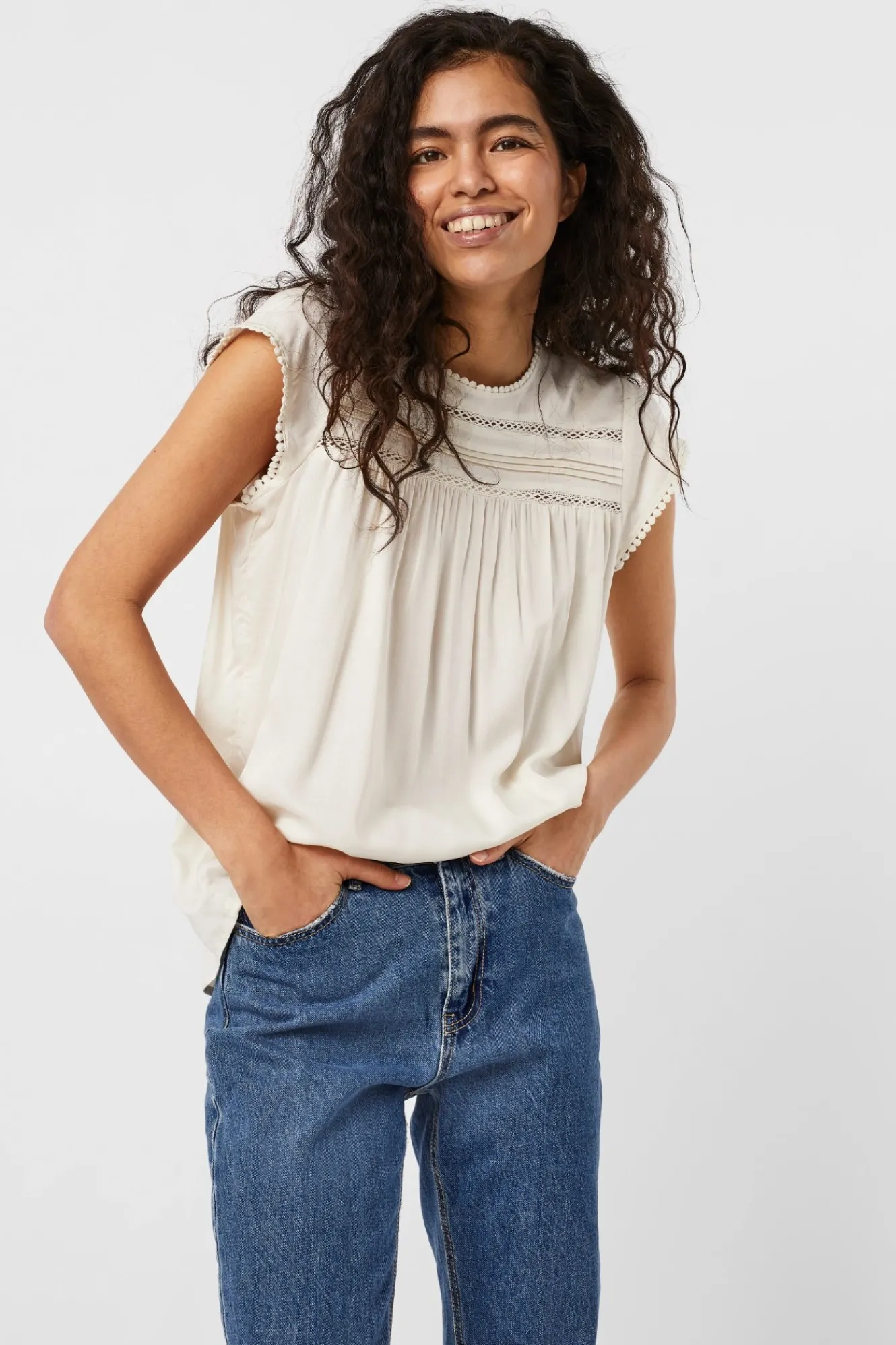 Vero Moda Top de manga corta con detalle de encaje^Mujer Camisas Y Blusas