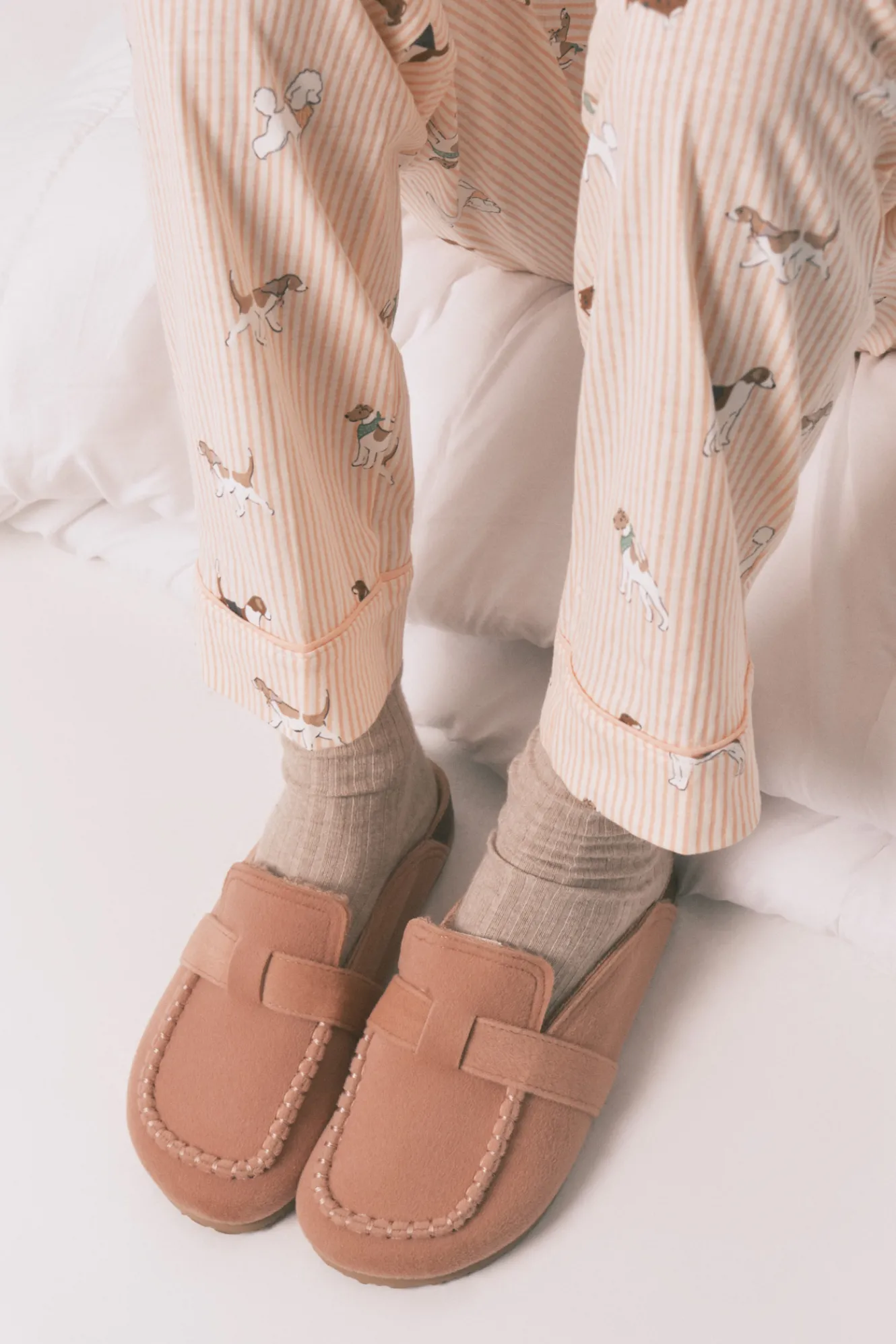 Women'secret Zapatillas tipo zueco ante rosa^Mujer Zapatillas De Casa